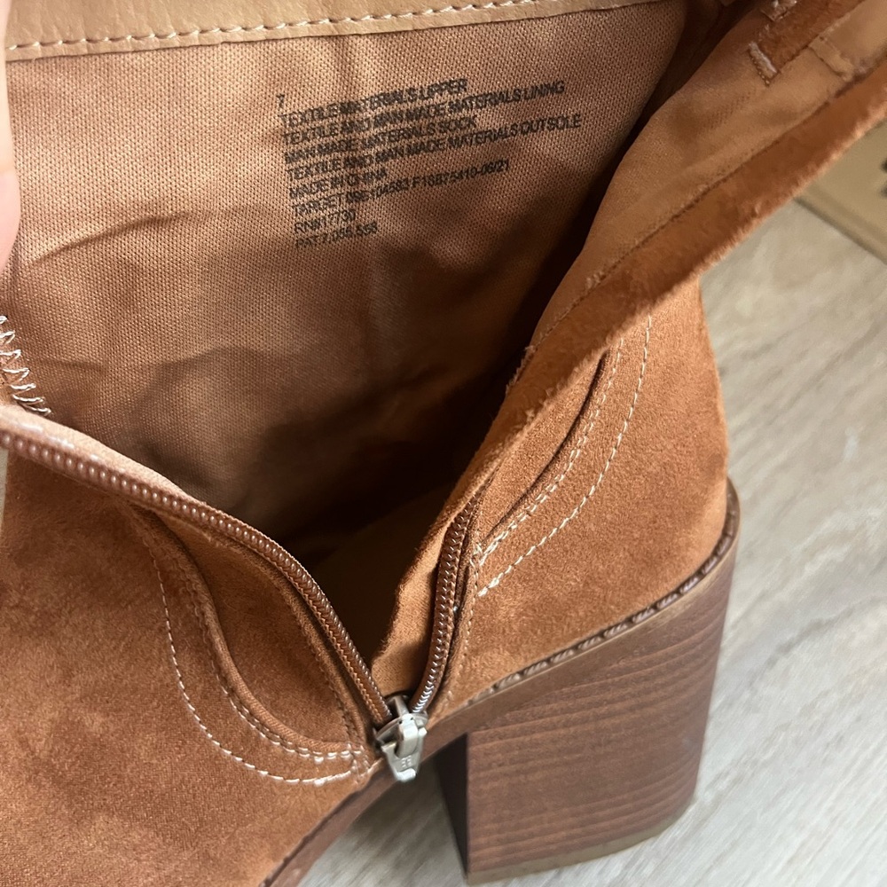 Universal Thread Daphne Brown Suede Ankle Boots - Picture 6 of 6